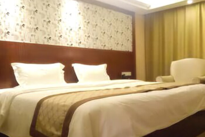 Room 2 of 8