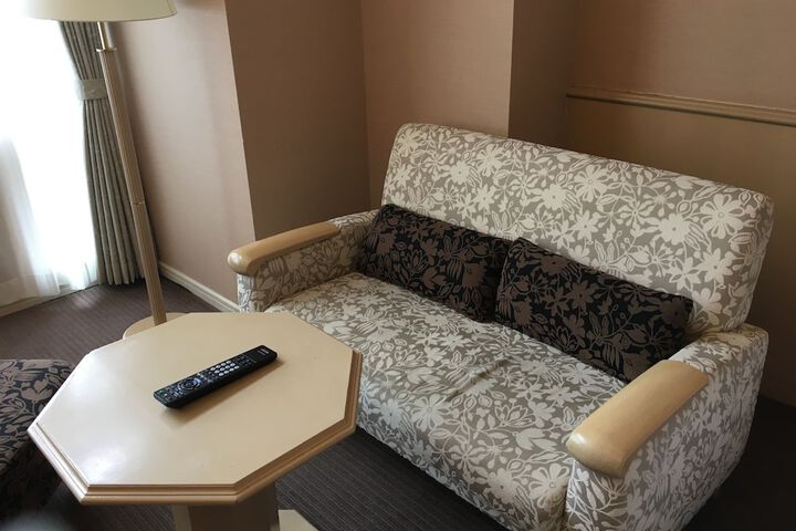 Room 6 of 188