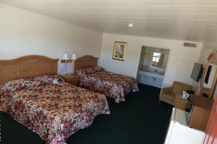 Room 2 of 35
