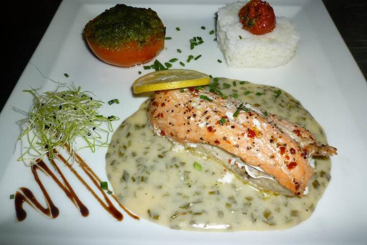 Dining 27 of 45