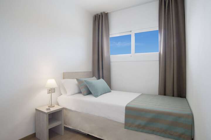 Room 4 of 50