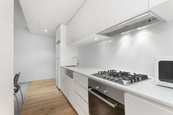 Room 9 of 12