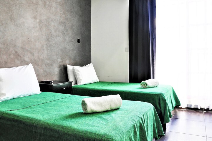 Room 18 of 120