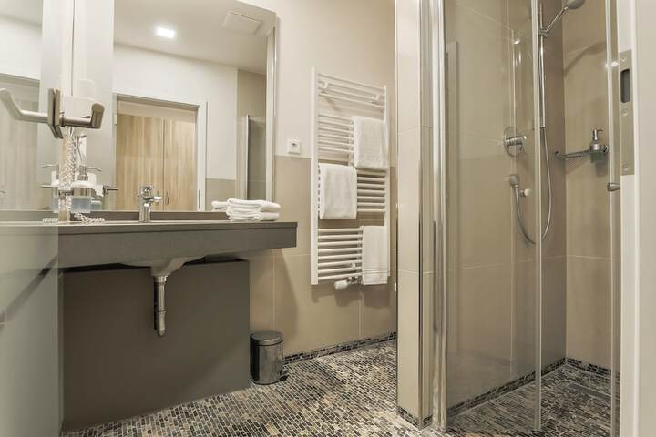 Room 40 of 63