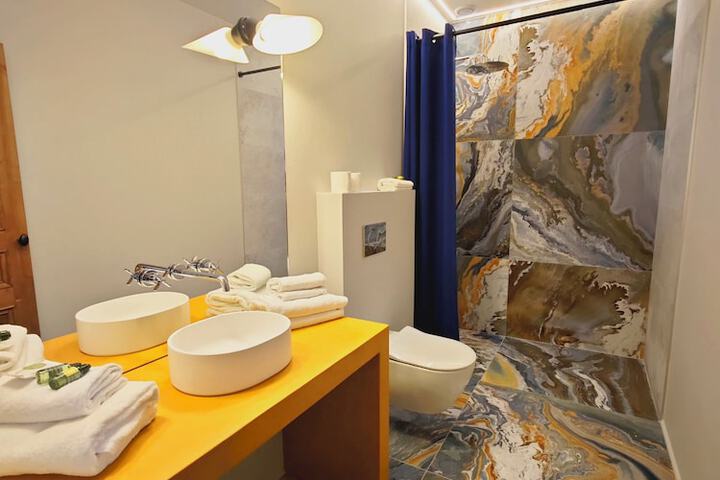 Room 48 of 68