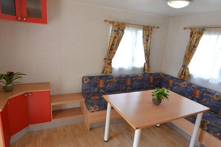 Room 9 of 40