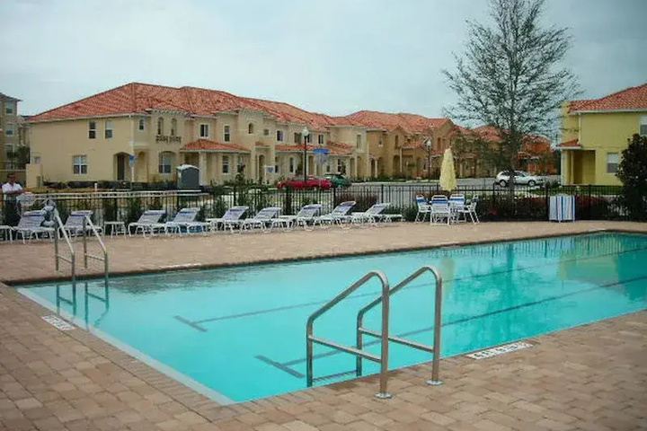 Pool 4 of 9