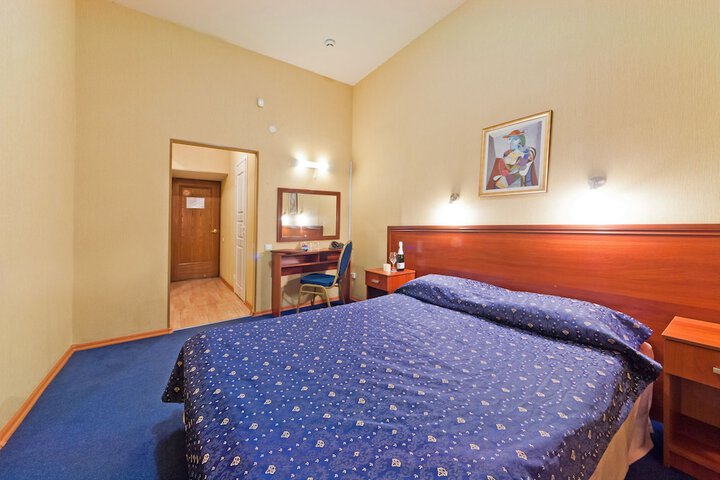 Room 13 of 94