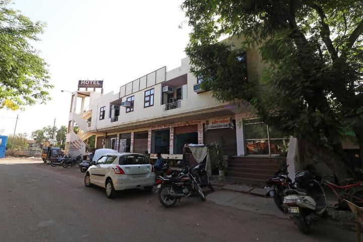 OYO Hotel Ekta Residency