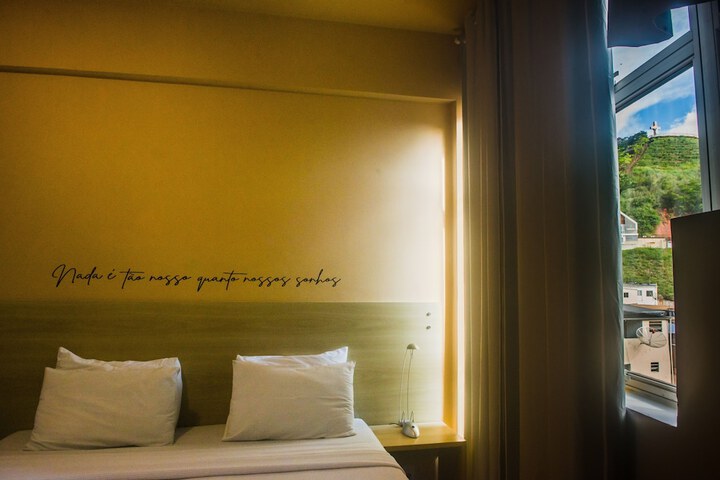 Room 21 of 33