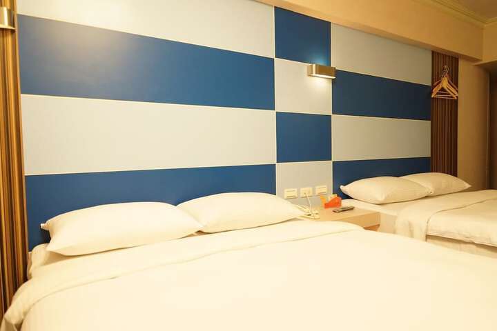 Room 12 of 36