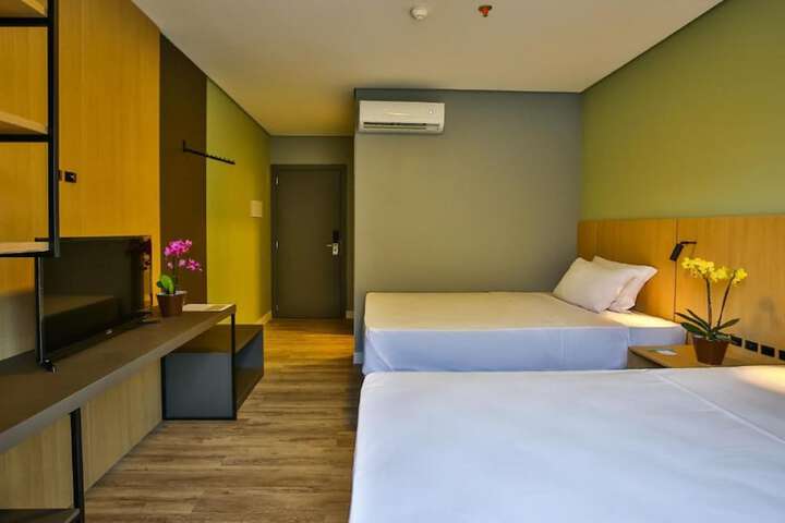 Room 3 of 74
