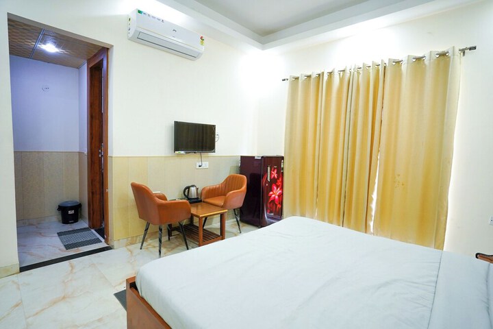 Room 48 of 77