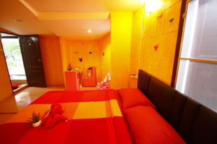 Room 11 of 15