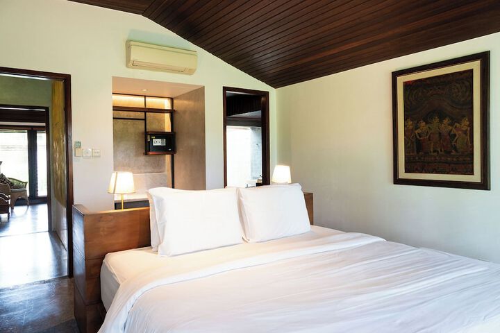 Room 3 of 35