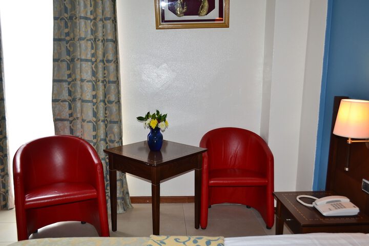 Room 3 of 94