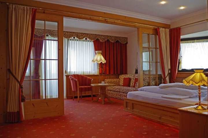 Room 2 of 58
