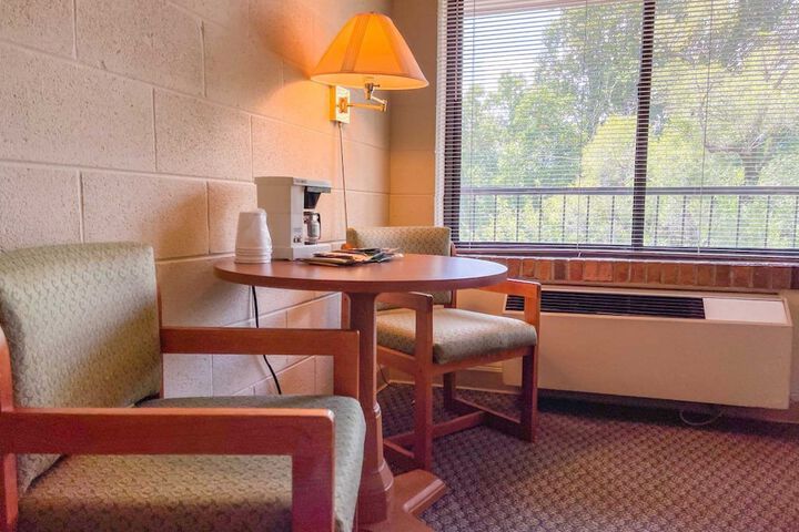 Room 4 of 22