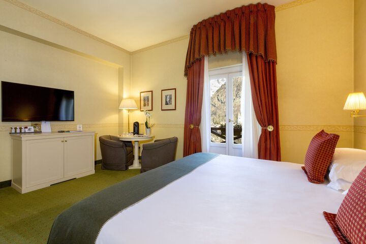 Room 8 of 62