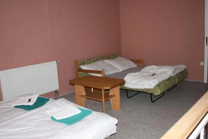 Room 5 of 27