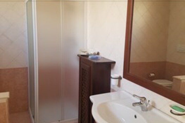 Room 6 of 92