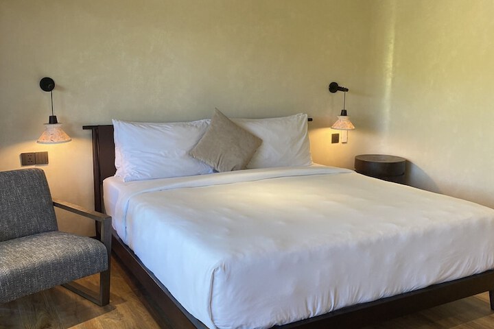 Room 103 of 210