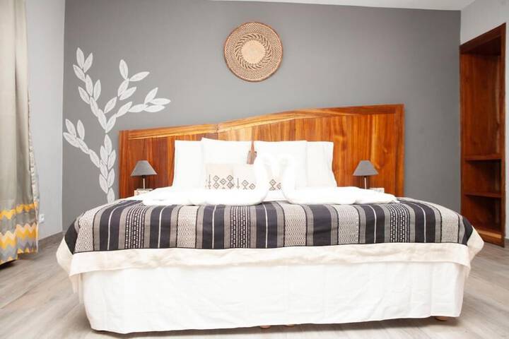 Room 2 of 30