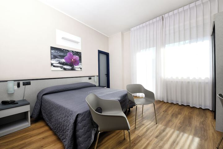 Room 10 of 52