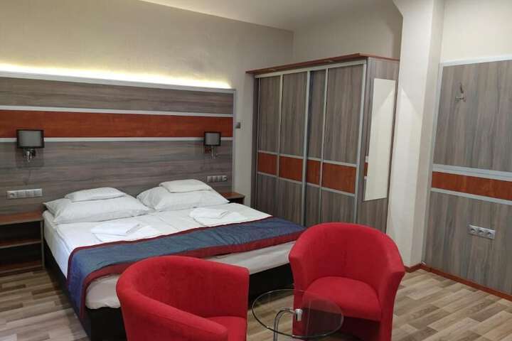 Room 11 of 41