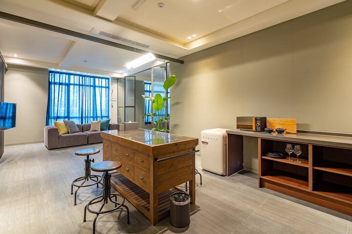 Room 13 of 90
