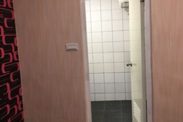 Room 17 of 23