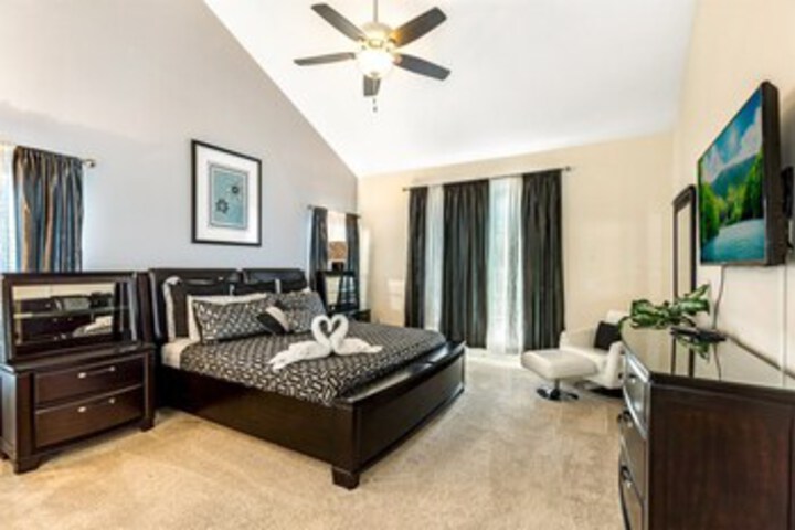 Room 33 of 37