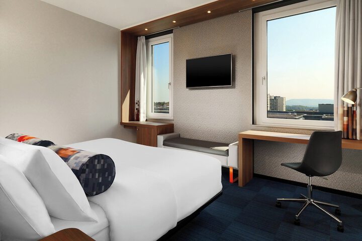 Room 4 of 39