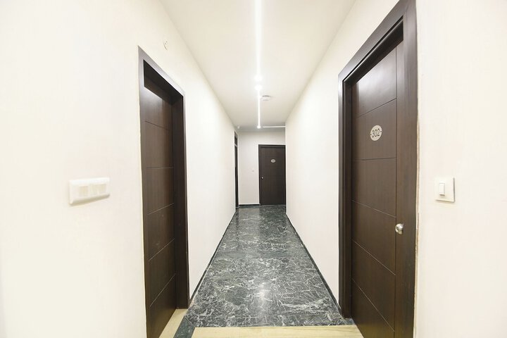 Hotel Interior 4 of 38