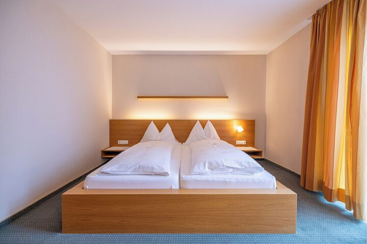 Room 7 of 23