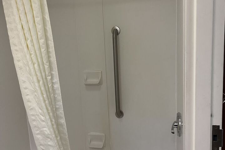 Deluxe Studio 2 Queen Beds Kitchenette (3 of 10)