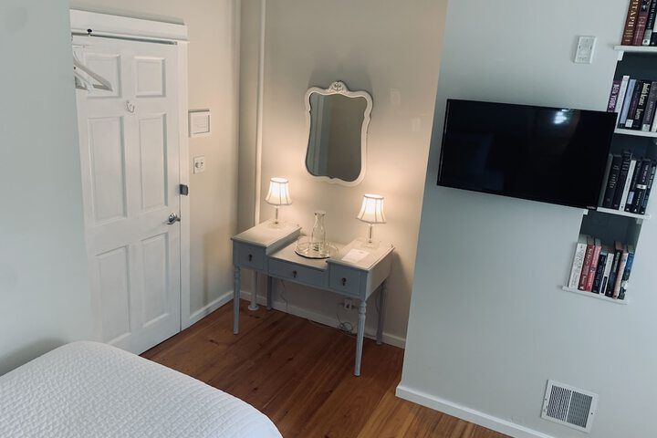 Room 12 of 66