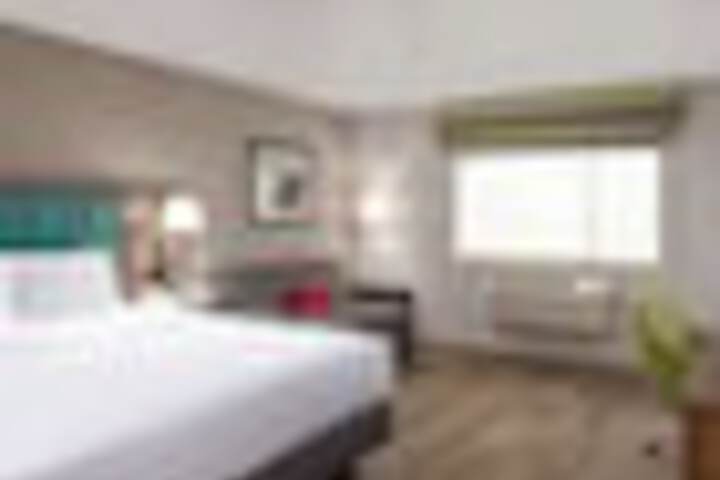 Room 107 of 261