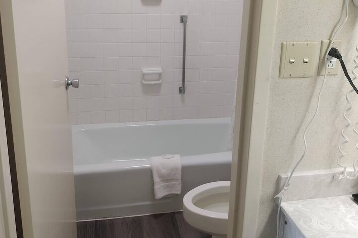 Room 49 of 190