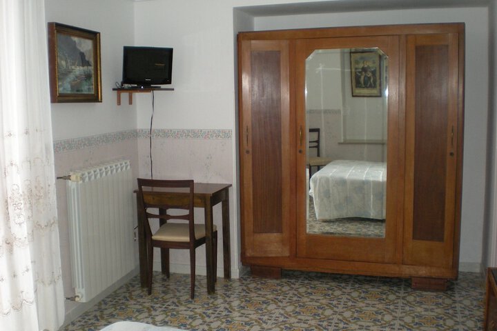 Room 14 of 39