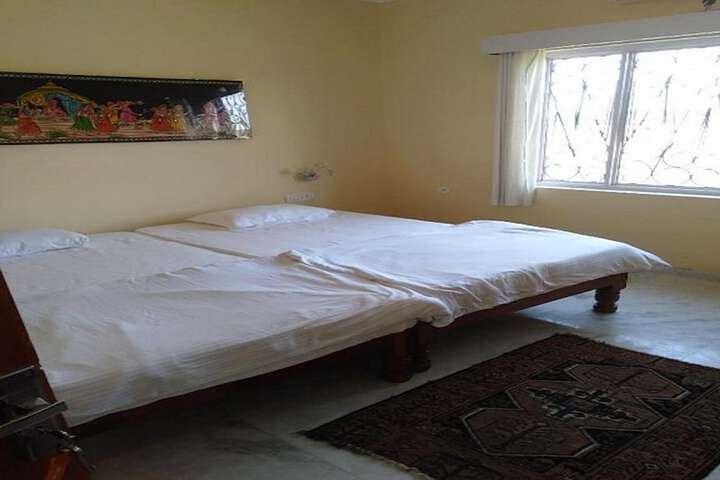 Room 2 of 8