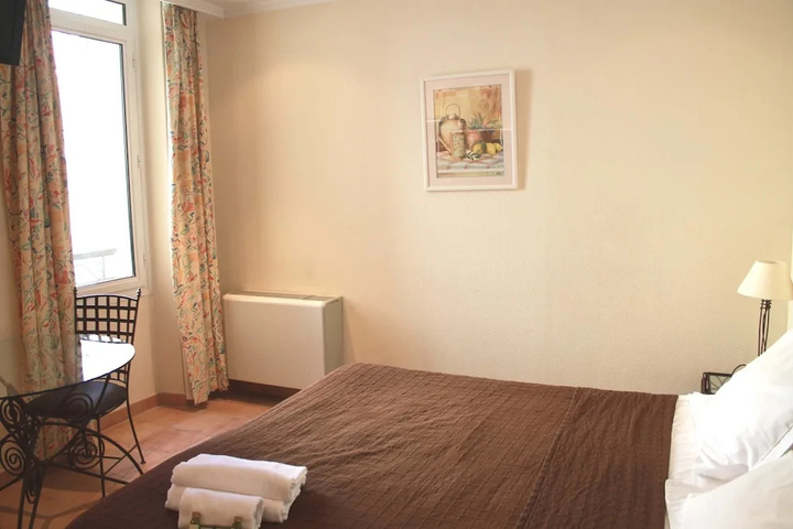 Room 7 of 10