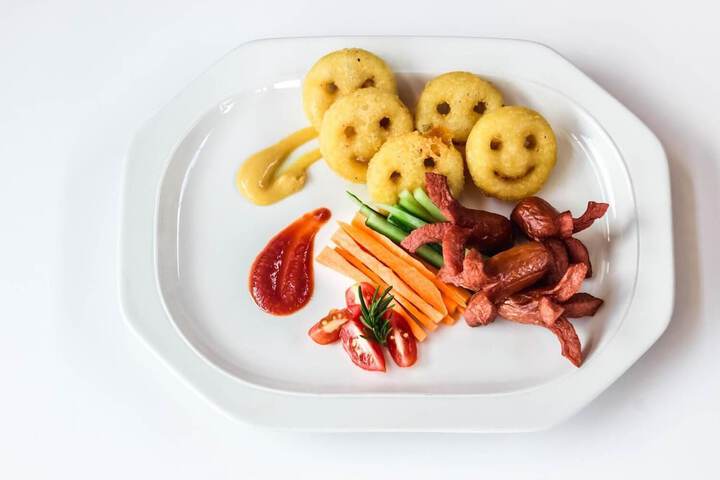 Dining 29 of 48