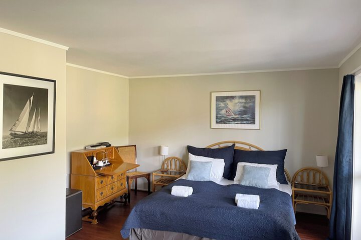 Room 16 of 106