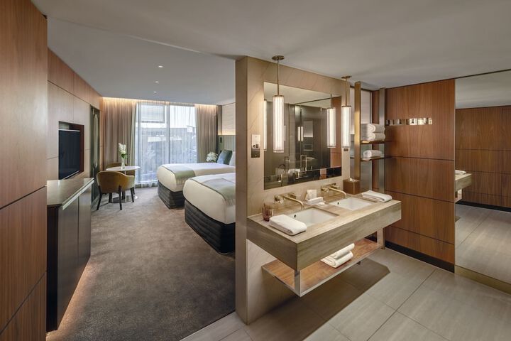 Room 7 of 34