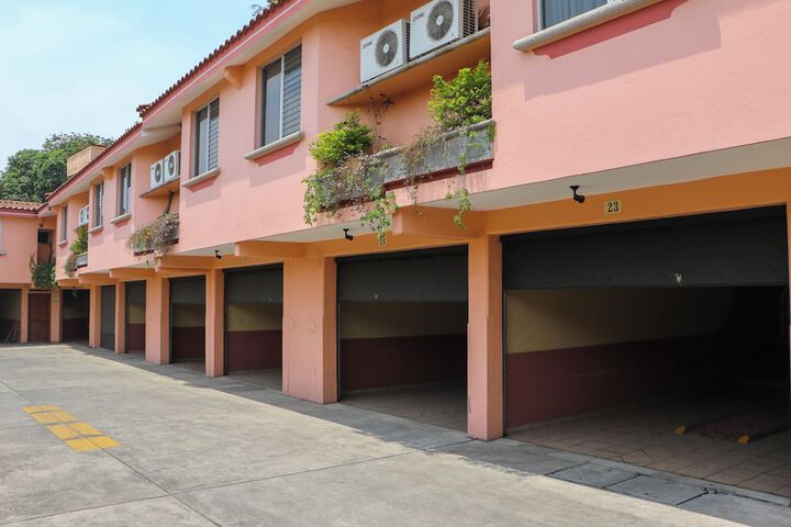 Hotel Exterior 34 of 35