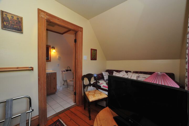 Room 11 of 41