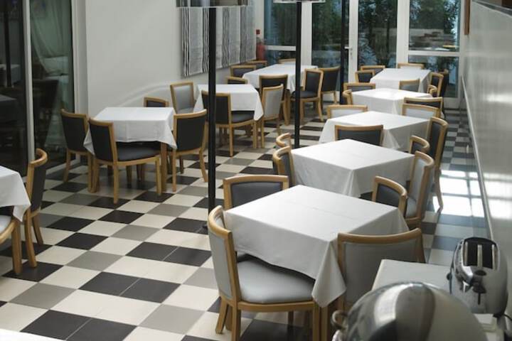 Breakfast area