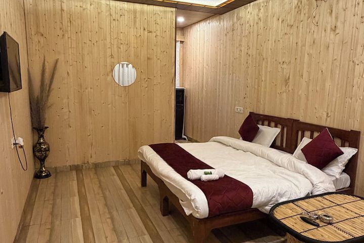 Room 9 of 23