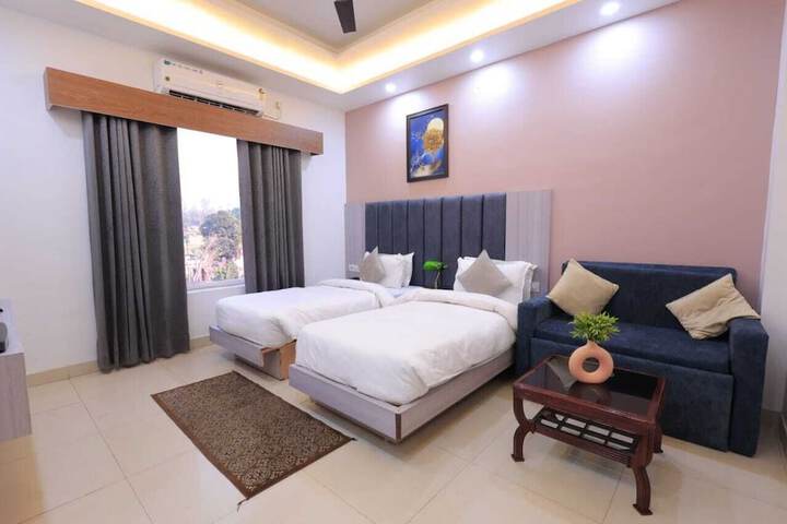 Room 3 of 22